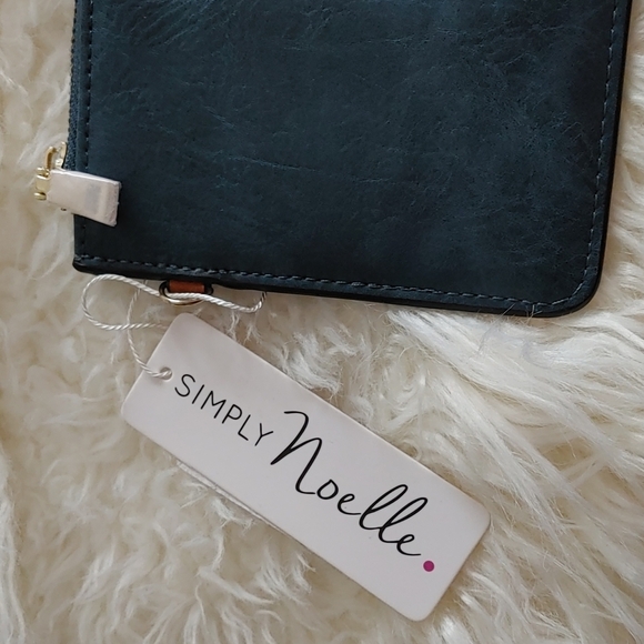 🍁NWT Simply Noelle blue wallet - Picture 3 of 9